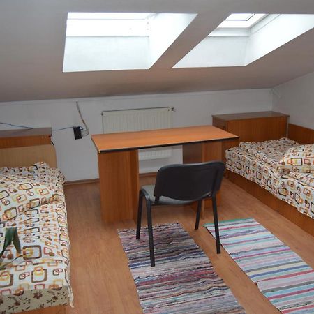 Kollege Hostel Cluj-Napoca Ngoại thất bức ảnh