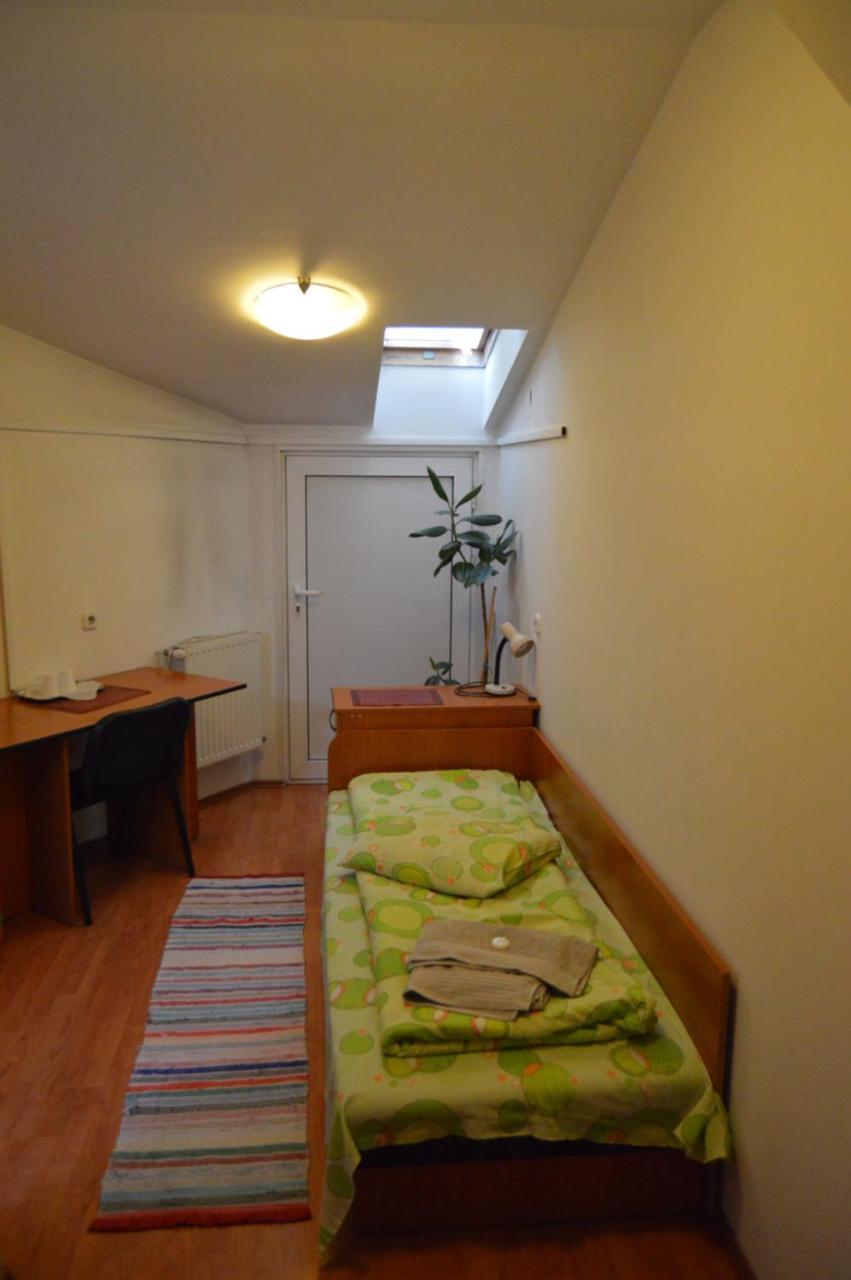 Kollege Hostel Cluj-Napoca Ngoại thất bức ảnh