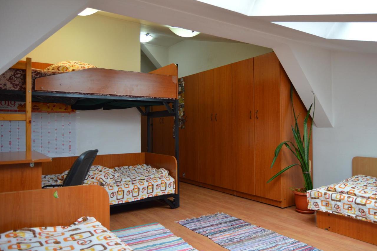 Kollege Hostel Cluj-Napoca Ngoại thất bức ảnh