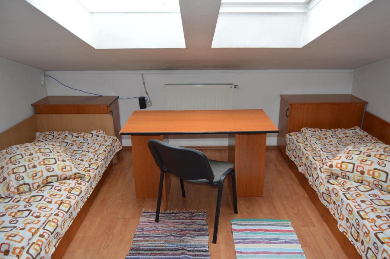 Kollege Hostel Cluj-Napoca Ngoại thất bức ảnh